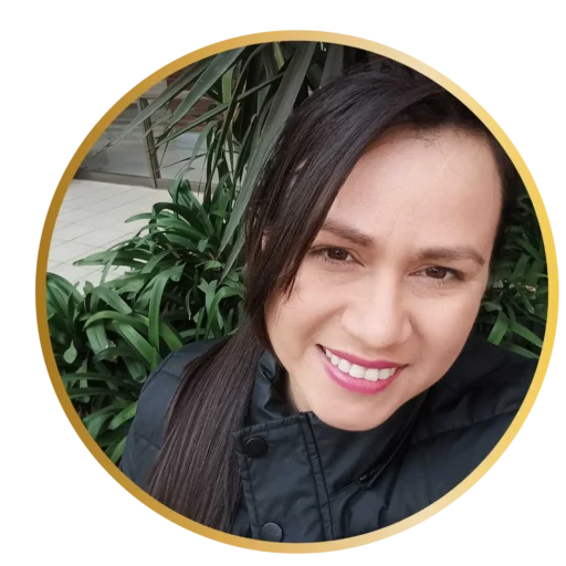 Foto de Alexandra Albarracin, especialista en ecommerce y análisis de datos